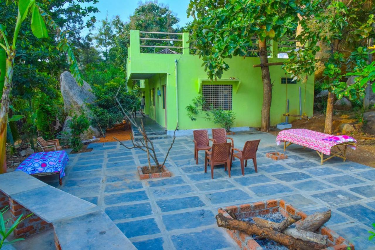 Gopi Plantation Homestay ハンピ エクステリア 写真